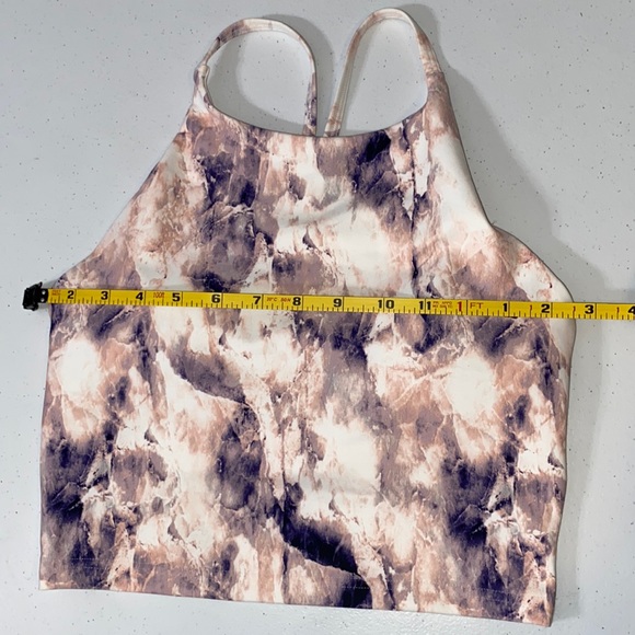 Old Navy Women’s Athletic Gym Crop Top With Built In Bra Marble Print Size Small - Picture 6 of 9